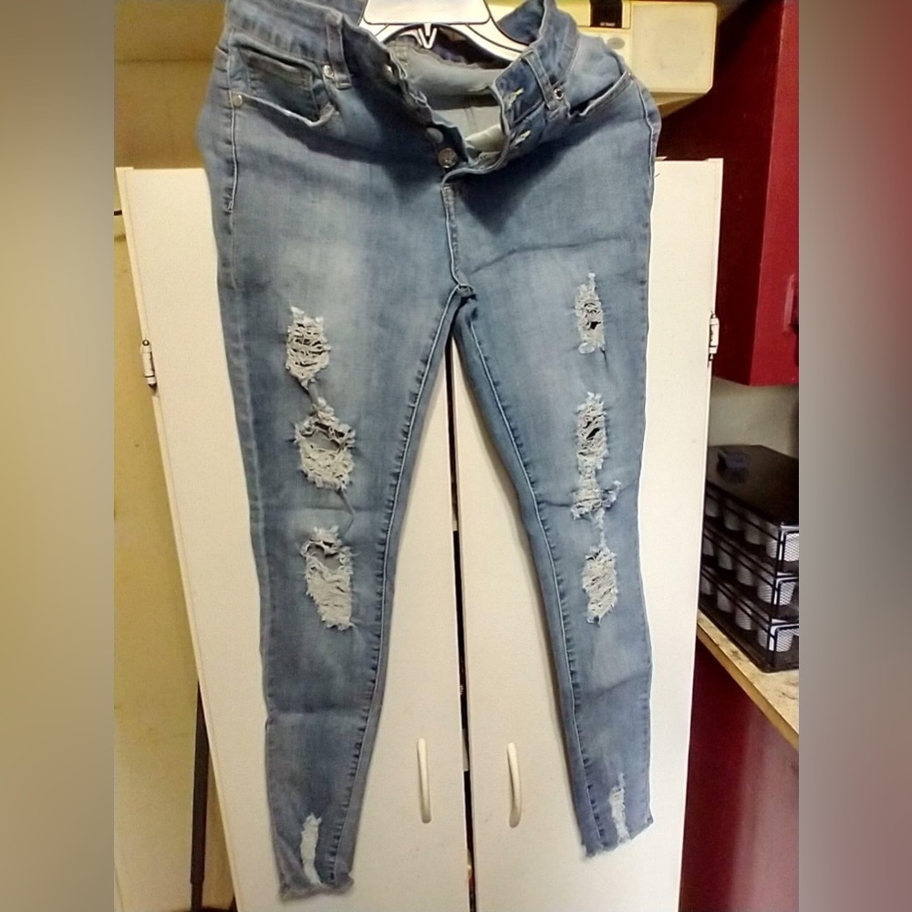 celebrity ace size 7/8 ripped jeans